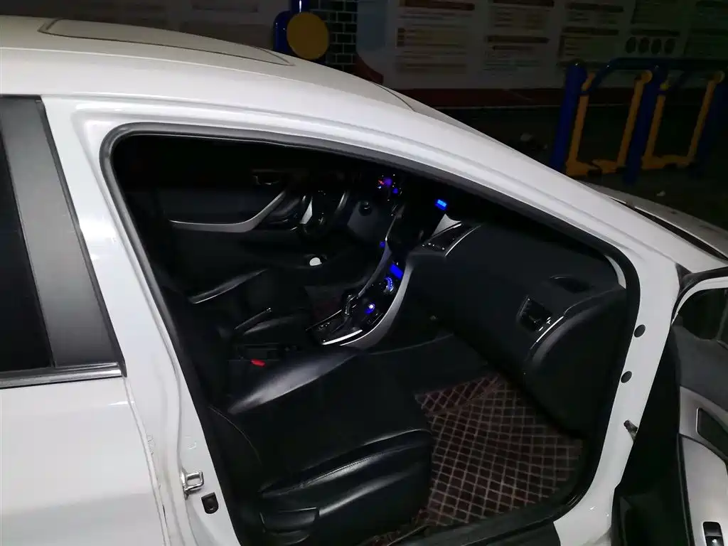 Hyundai Langdong 2013 1.6L Automatic Premium фото 20