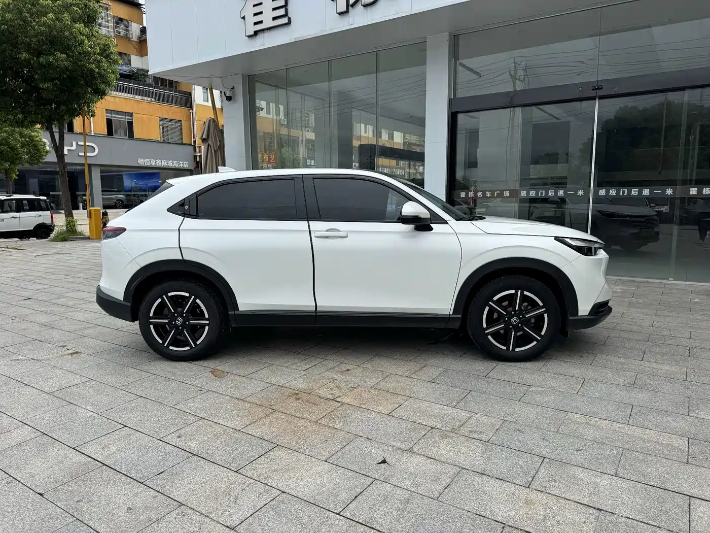 Фото 4 - Honda Vezel