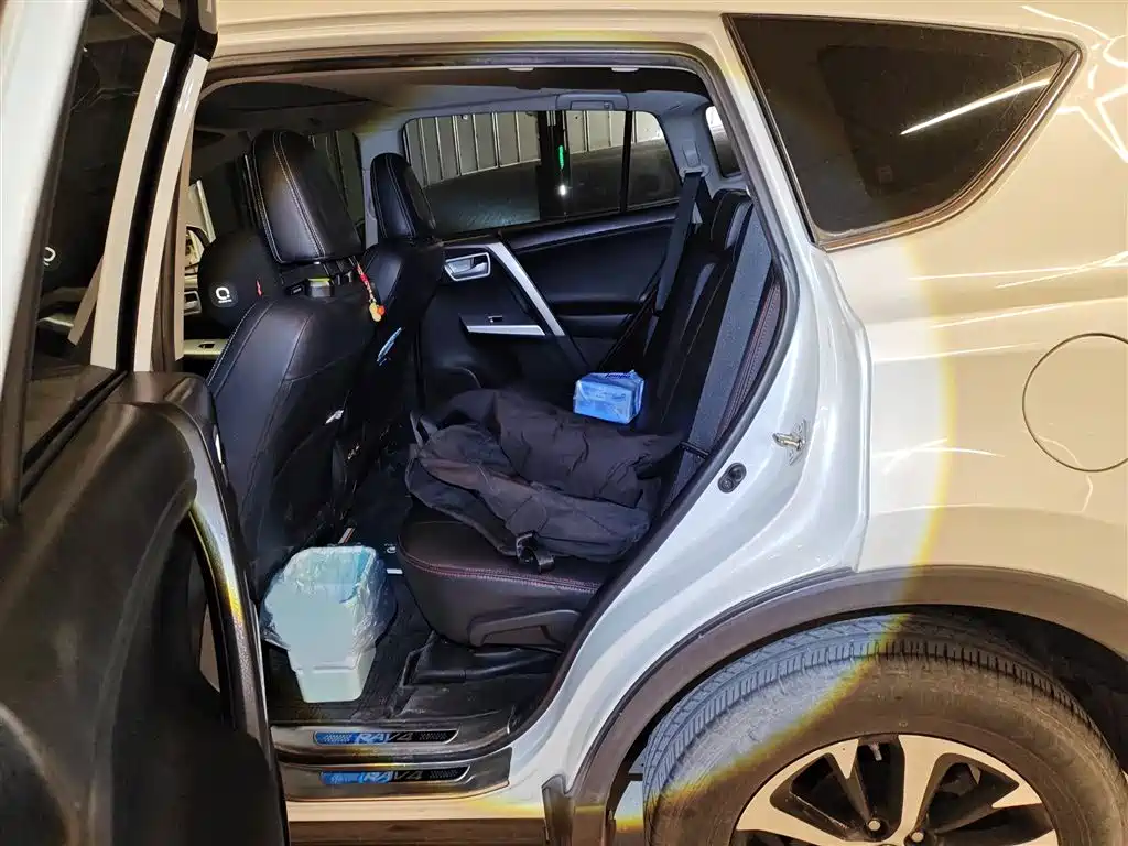 Toyota RAV4 Rongfang 2016 2.0L CVT 2WD Smart (China V) фото 15