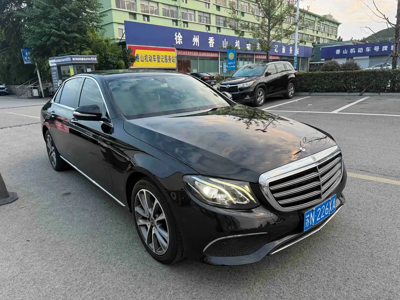 صورة 3 - Mercedes-Benz E-Class