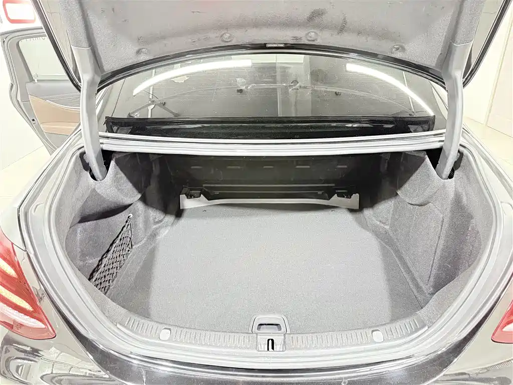Mercedes-Benz E-Class 2019 E 200 L 4MATIC фото 13