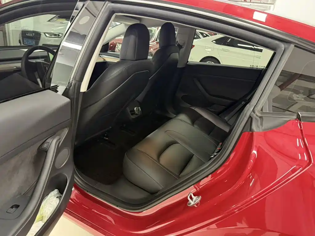 Photo 21 - Tesla Model 3