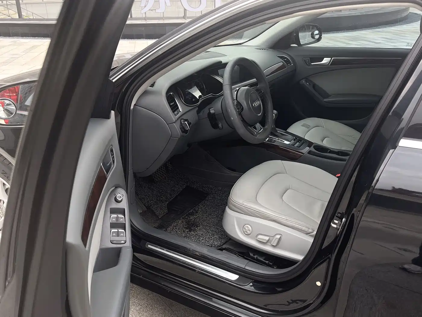 Audi A4L 2013 35 TFSI Automatic Comfort фото 7