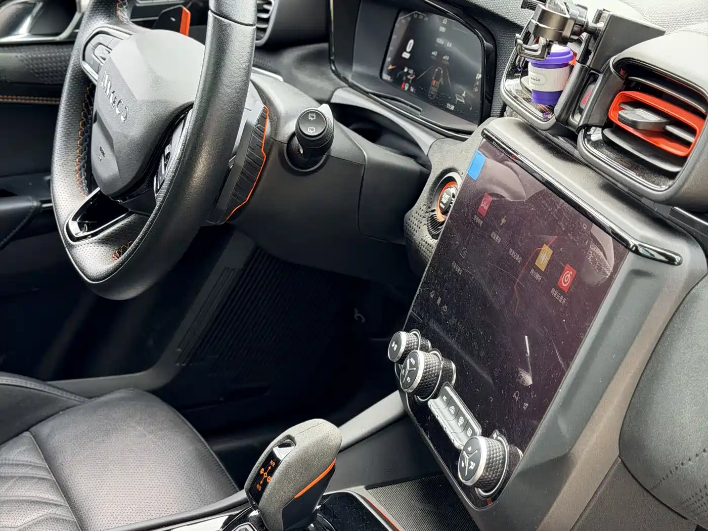 Lynk & Co 02 Hatchback 2021 2.0TD Halo Driving Control Package Edition фото 16