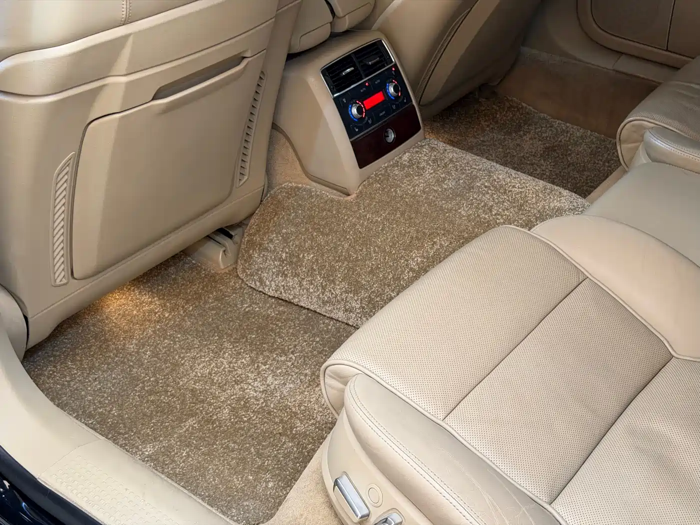 Audi A8 2007 A8L 4.2 FSI quattro Premium фото 13