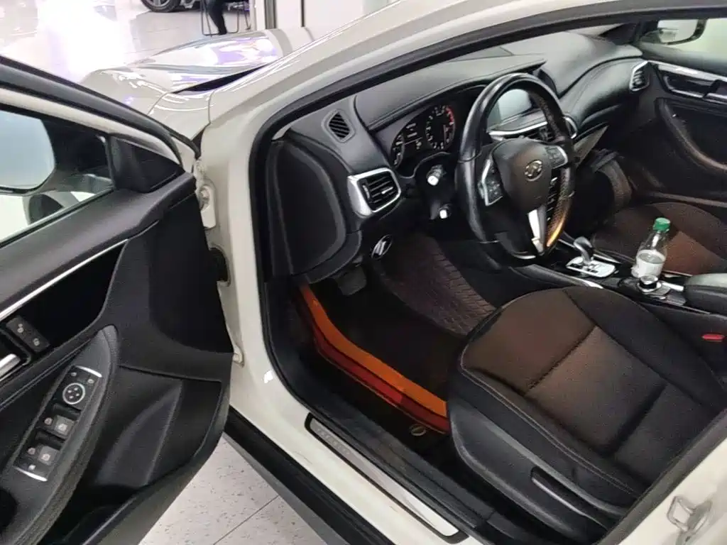 Infiniti QX30 2017 2017 Model 1.6T 2WD Sport