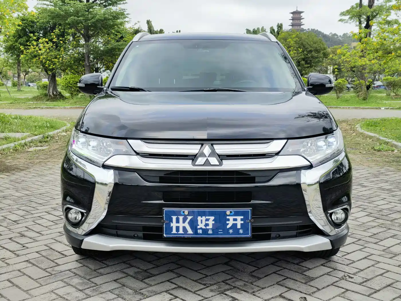 Mitsubishi Outlander 2016 2.4L 4WD Luxury Edition 7-seater фото 2