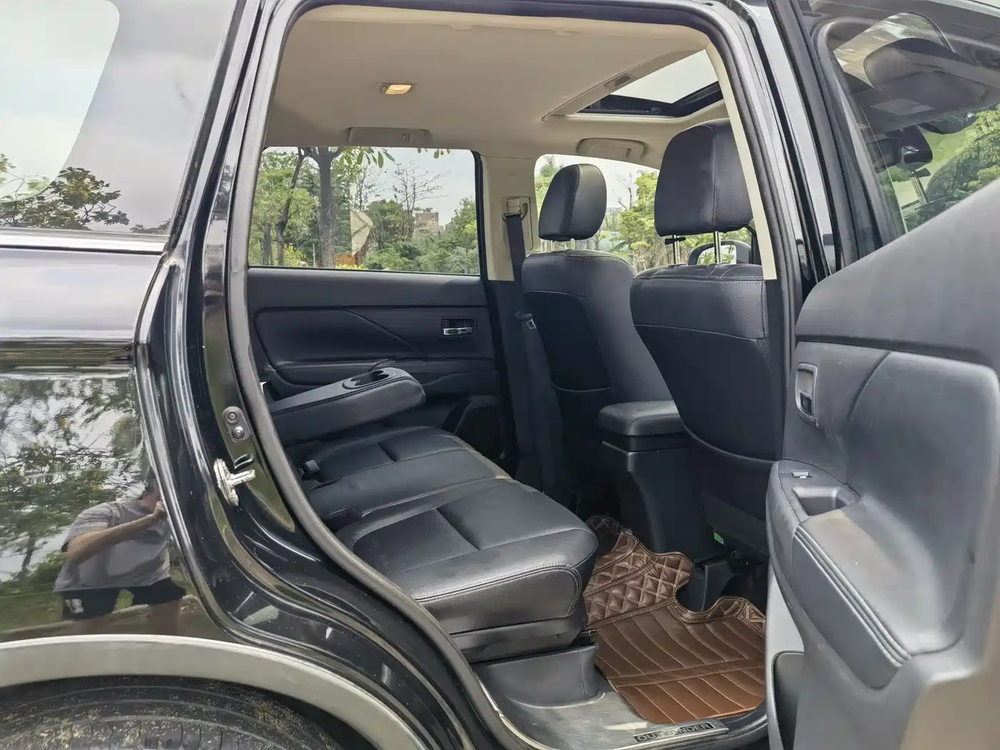 Mitsubishi Outlander 2016 2.4L 4WD Luxury Edition 7-seater фото 8