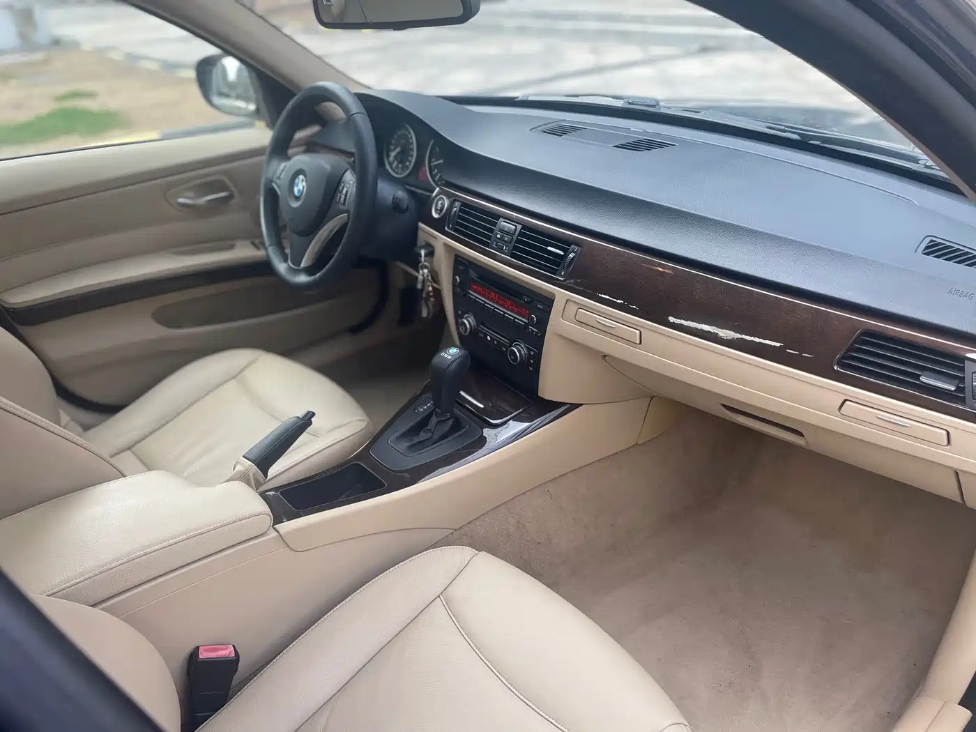 BMW 3 Series 2010 325i Luxury фото 9