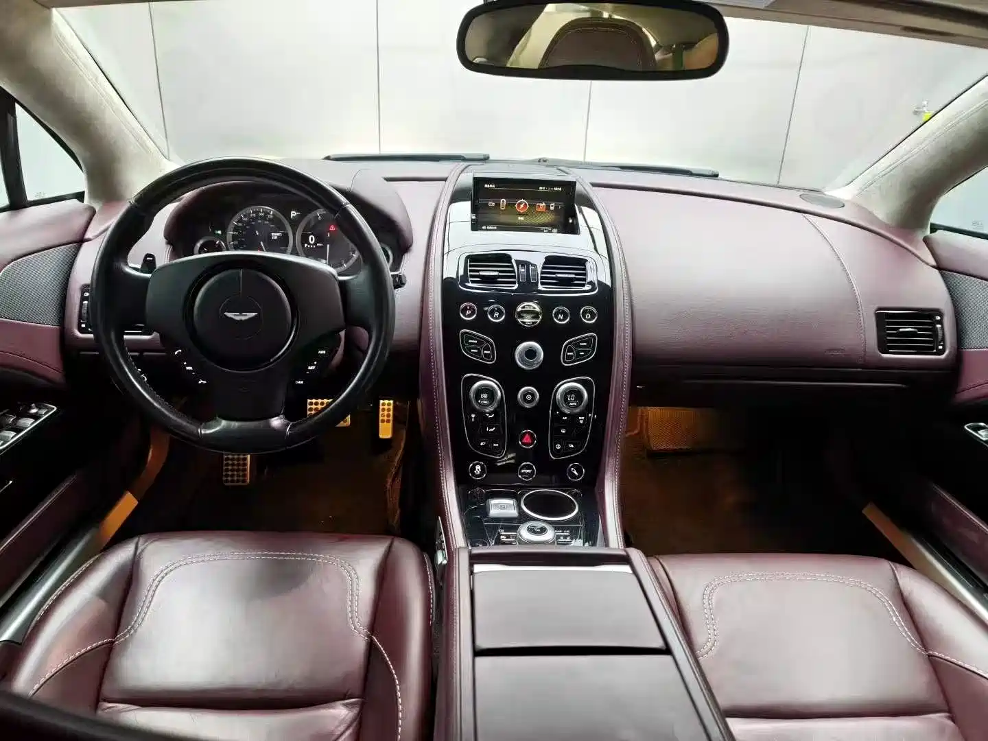 Фото 7 - Aston Martin Rapide