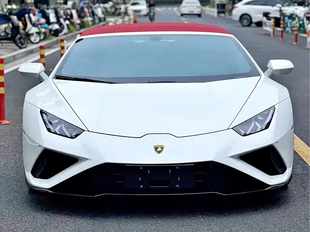 LAMBORGHINI HURACÁN