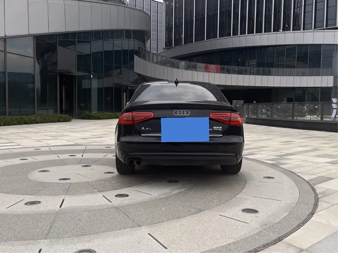 Audi A4L 2013 35 TFSI Automatic Comfort фото 5
