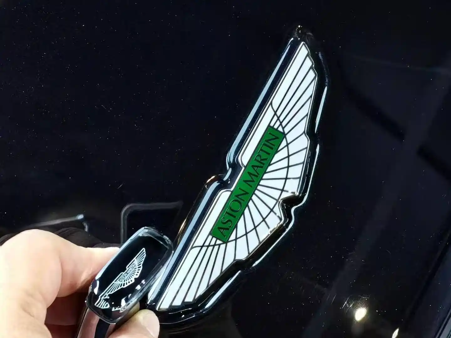 Фото 9 - Aston Martin Rapide