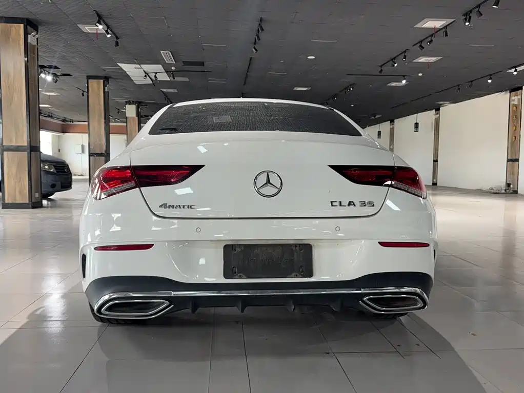 صورة 4 - Mercedes-Benz CLA (Import)