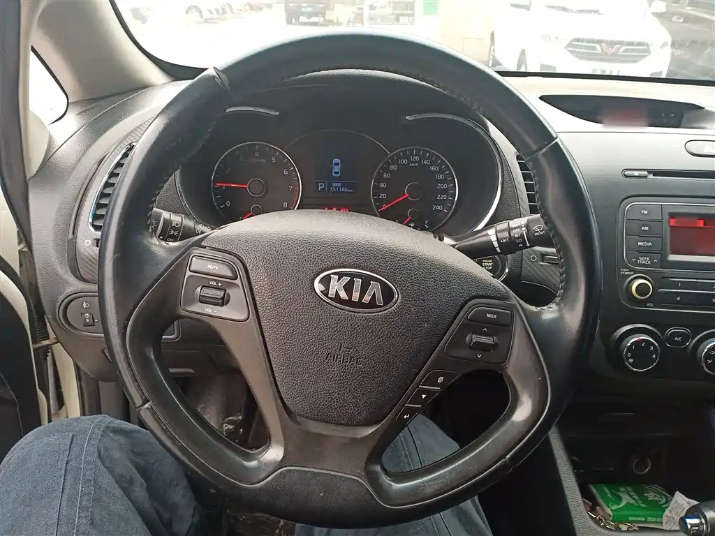 Kia K3 2015 1.6L Automatic GLS фото 11