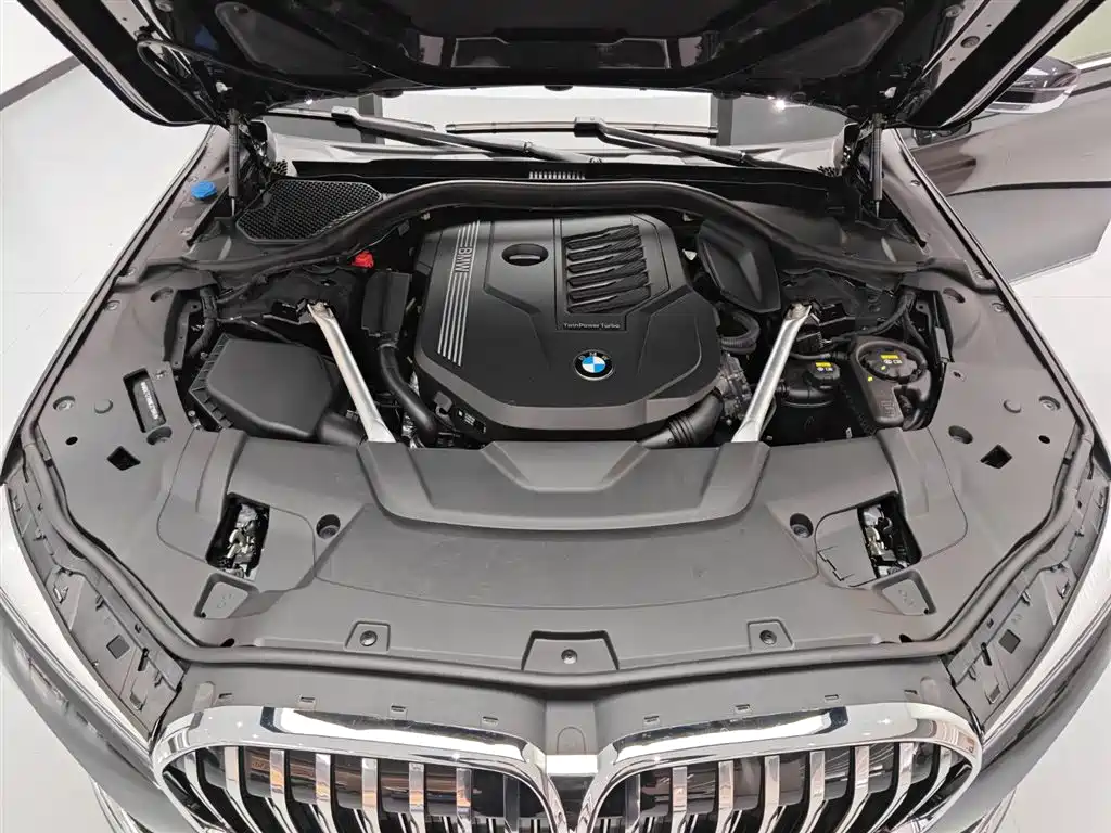 BMW 7 Series 2021 Model 740Li Leading Luxury Package фото 14