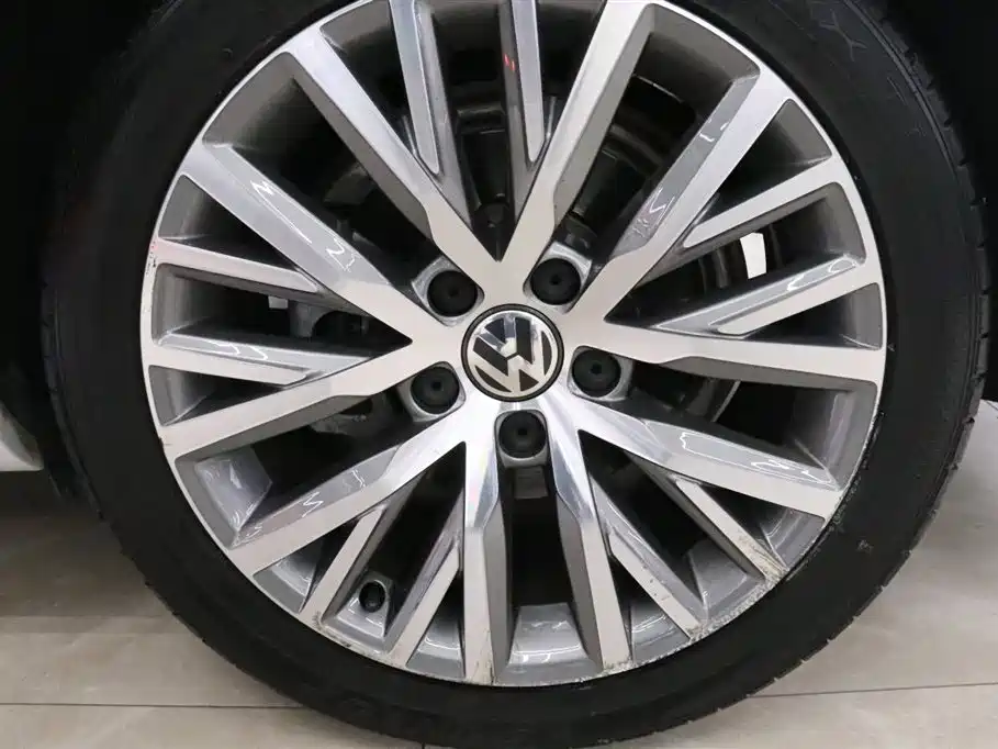 Volkswagen FAW-Volkswagen CC 2018 1.8TSI Luxury фото 17