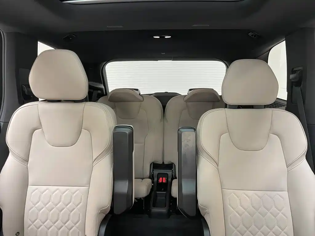 Volvo XC90 2025 2025 Facelift B6 Intelligent Luxury 6-Seater