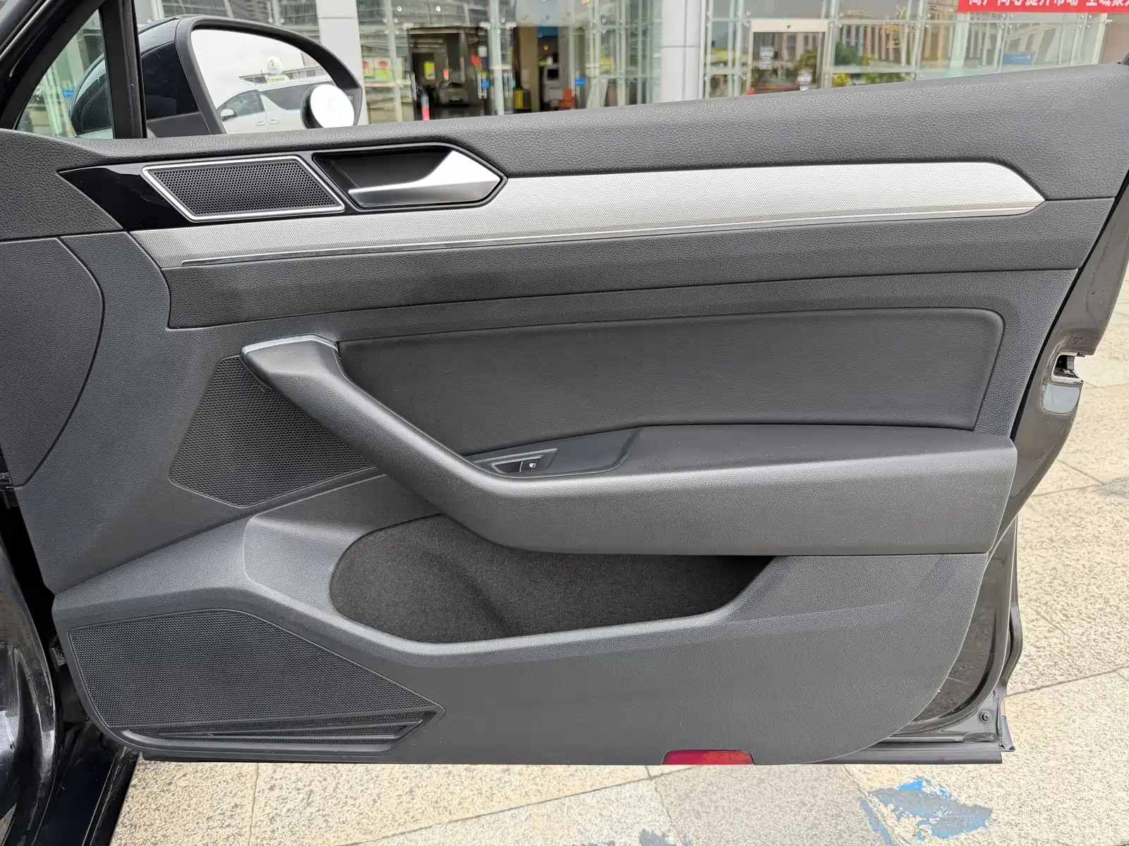 صورة 20 - Volkswagen Magotan