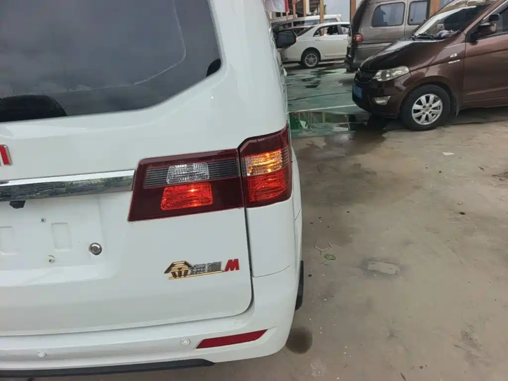 Jinbei Golden Sea Lion M Classic 2023 2023 1.5L Travel Lion Passenger Van 5/6/7-seater