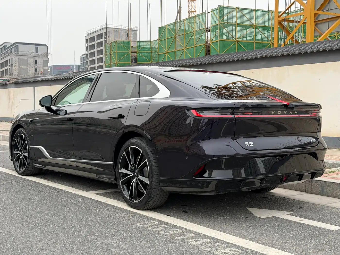 Voyah Auto VOYAH Zhuiguang 2024 PHEV AWD Ultra Long Range Flagship фото 4