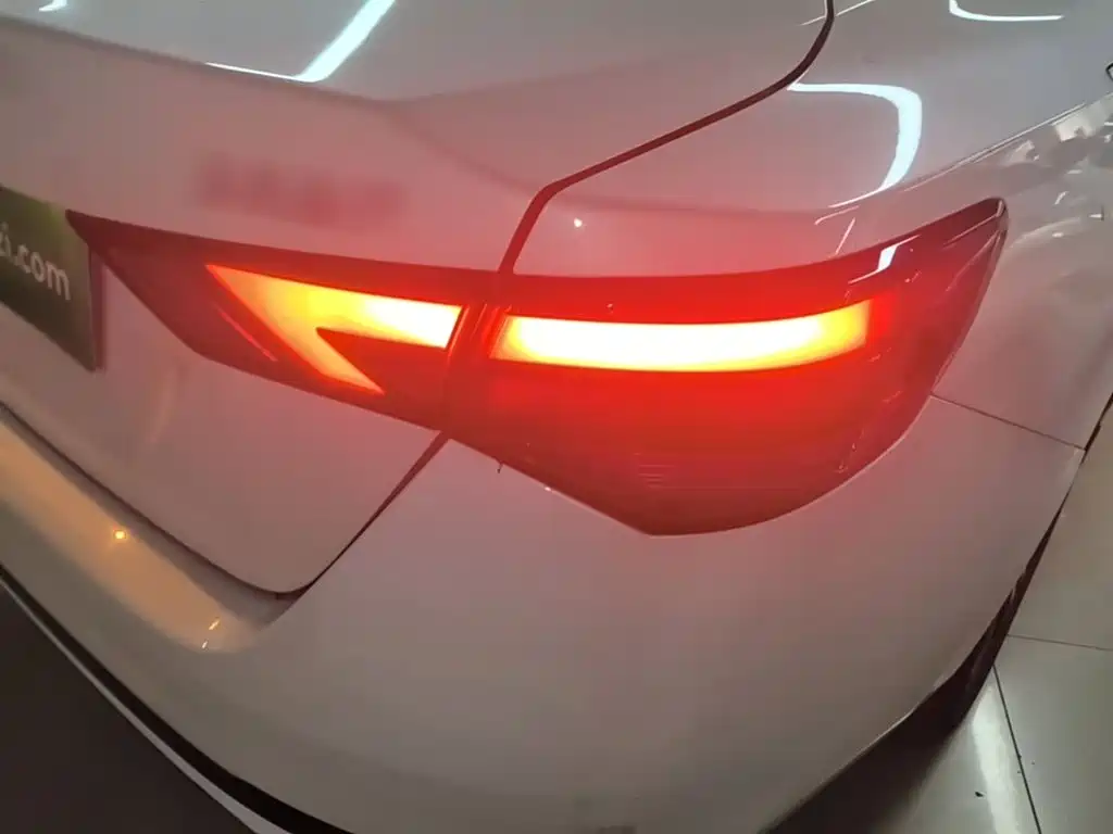 Nissan SYLPHY, миниатюра 8