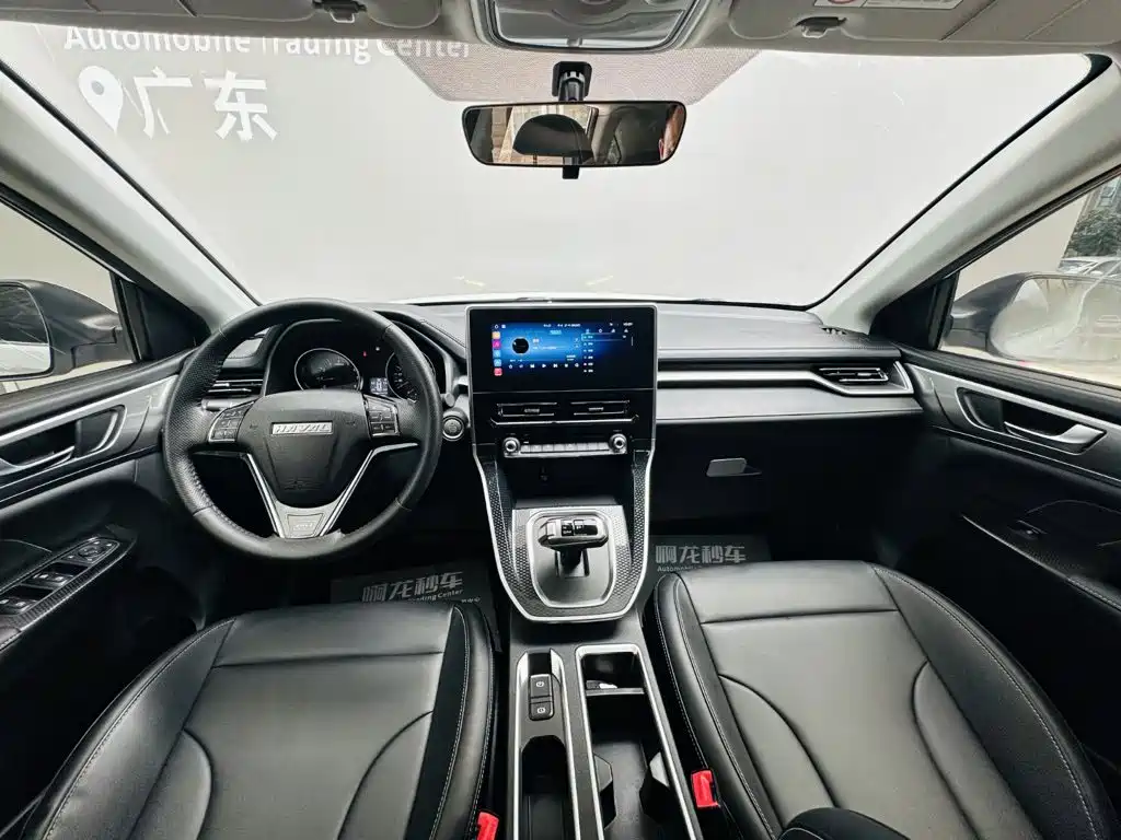Haval M6 2023 2021 PLUS 1.5T DCT Luxury Smart Connect