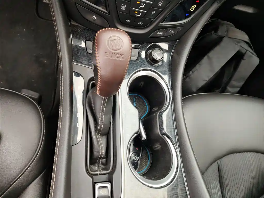 Buick Envision Plus 2017 20T FWD Premium фото 14