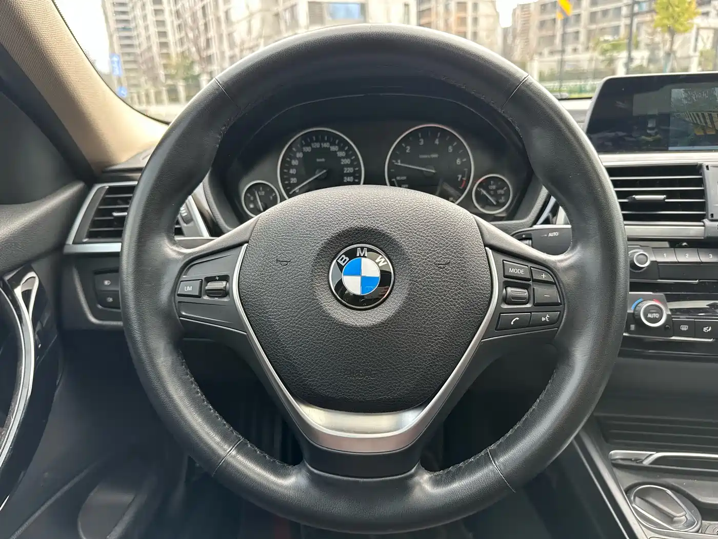BMW 3 Series 2018 320Li Fashion Style фото 15