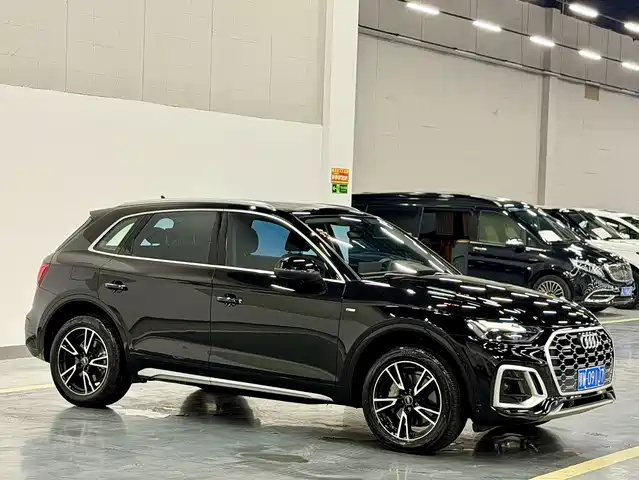 Audi Q5L 40 TFSI, Стиль Драйв