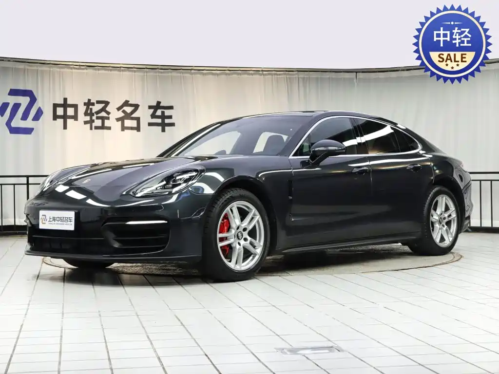 Фото 1 - Porsche Panamera