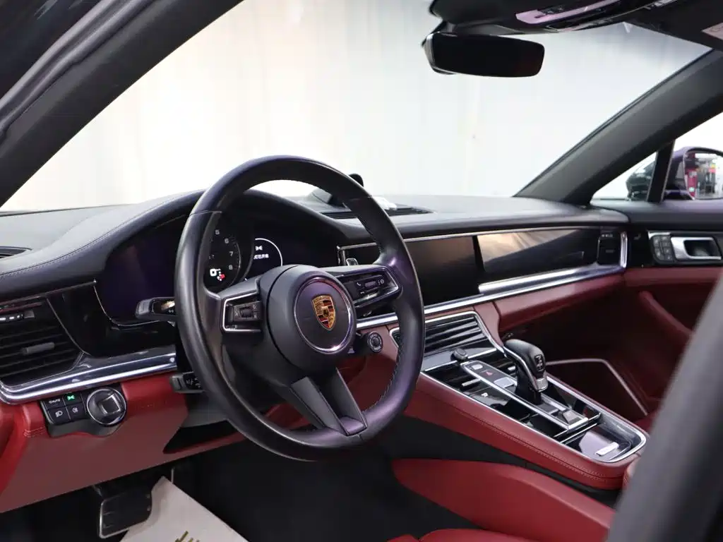 Фото 8 - Porsche Panamera