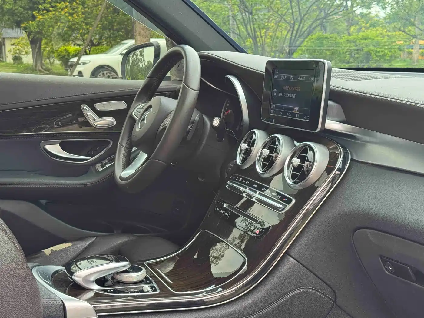 Mercedes-Benz GLC 2017 GLC 260 4MATIC Luxury фото 14