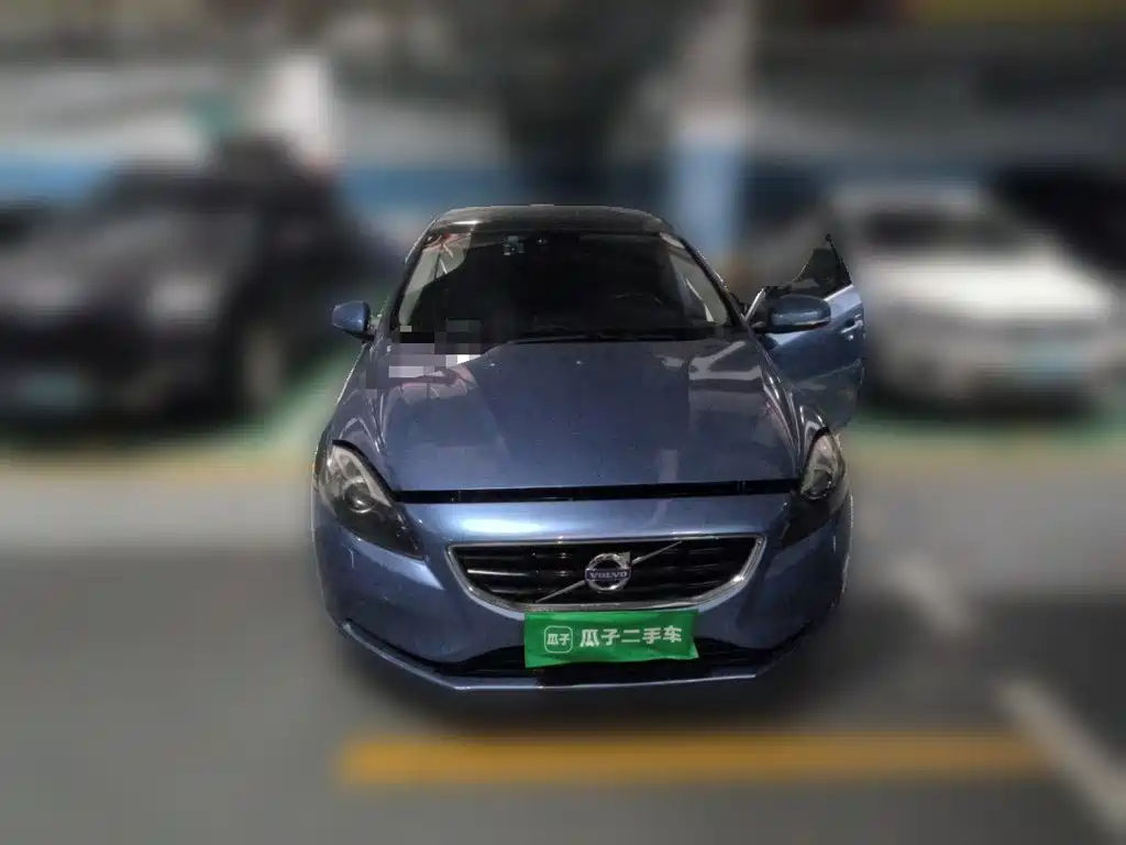 Фото 3 - Volvo V40