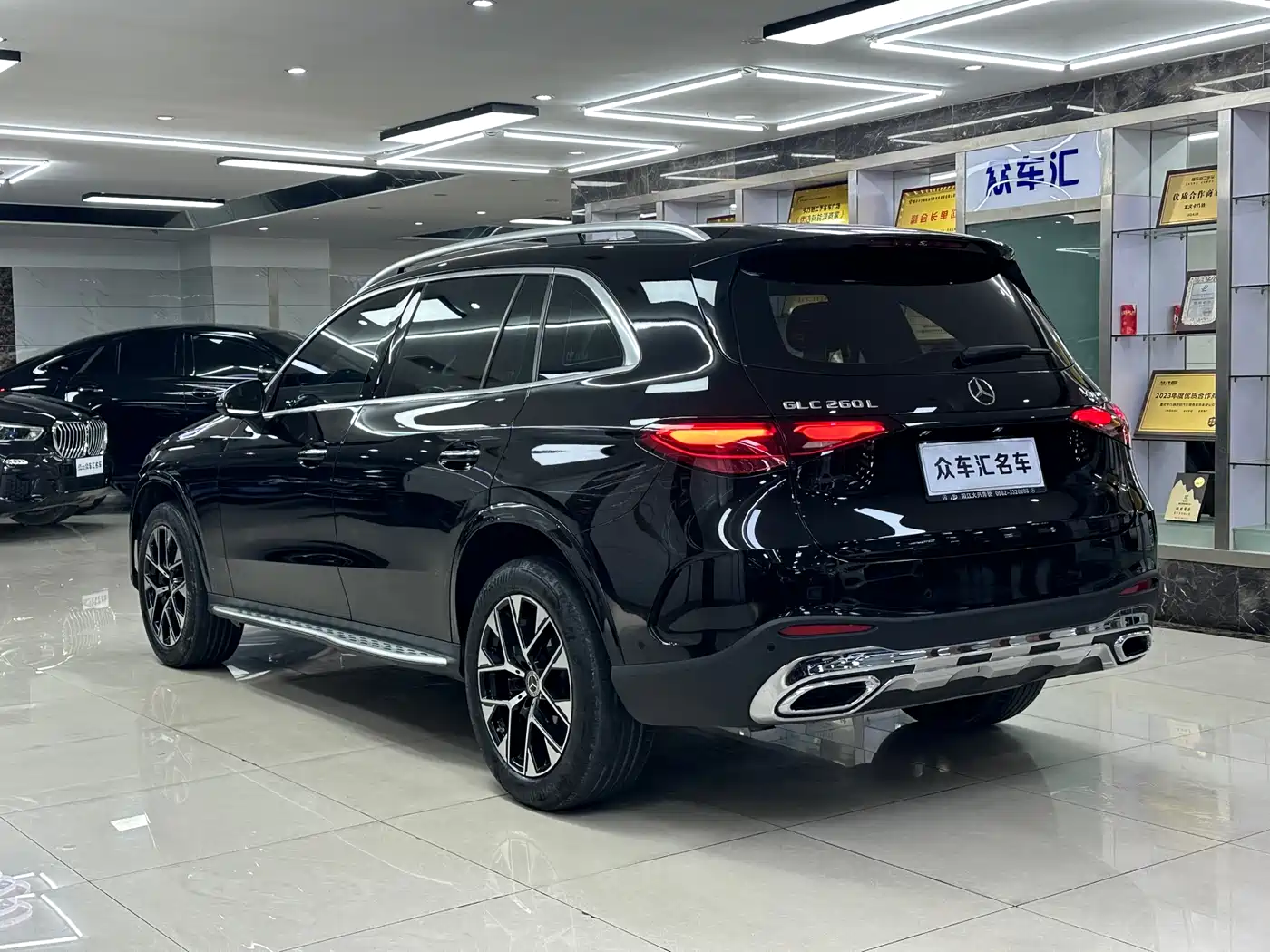 Mercedes-Benz GLC 2023 GLC 260 L 4MATIC Luxury 7-Seater фото 4