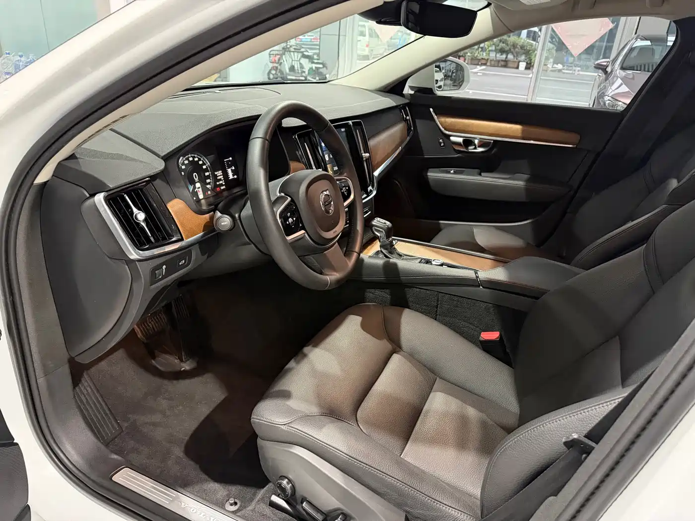 Фото 6 - Volvo S90
