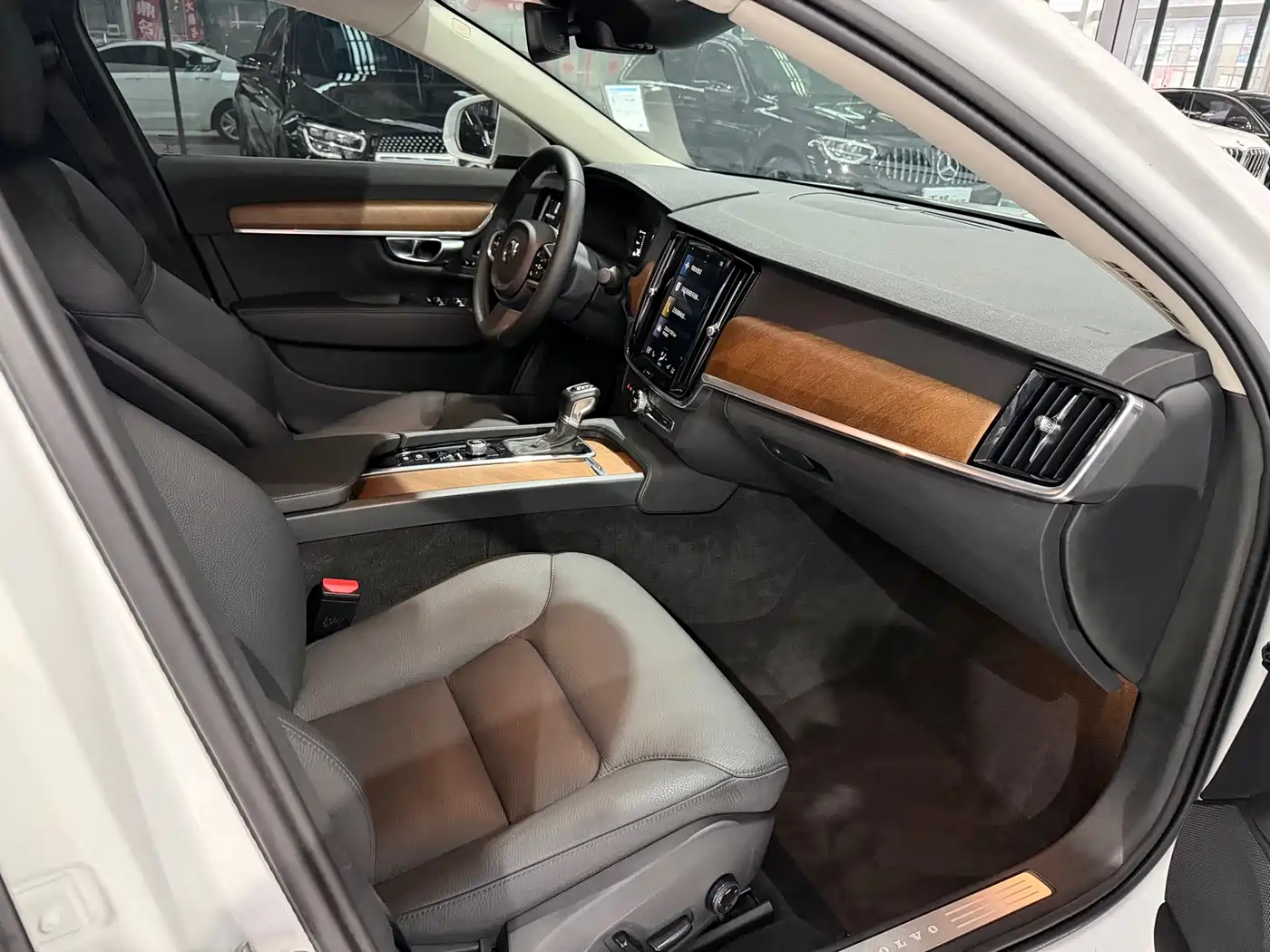 Фото 7 - Volvo S90