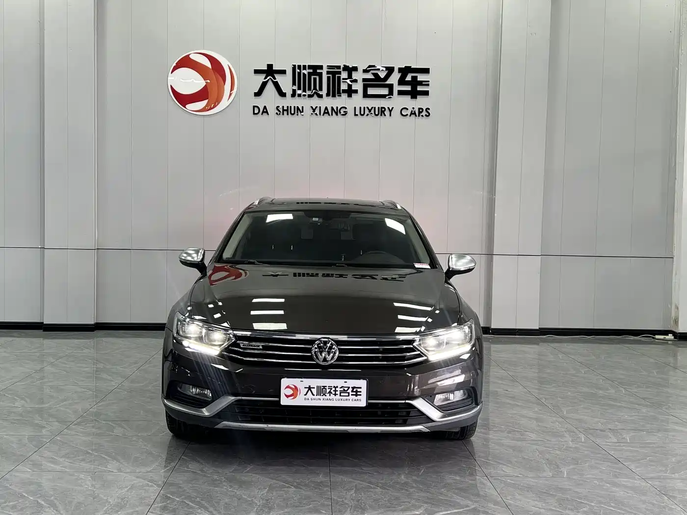 Volkswagen Weilan 2016 380TSI 4WD Explorer Edition фото 2