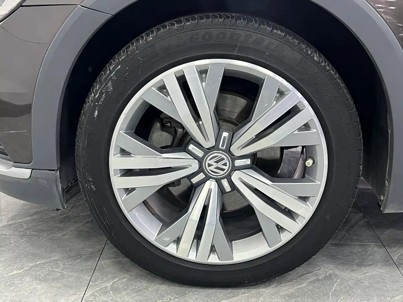 Volkswagen Weilan 2016 380TSI 4WD Explorer Edition фото 17