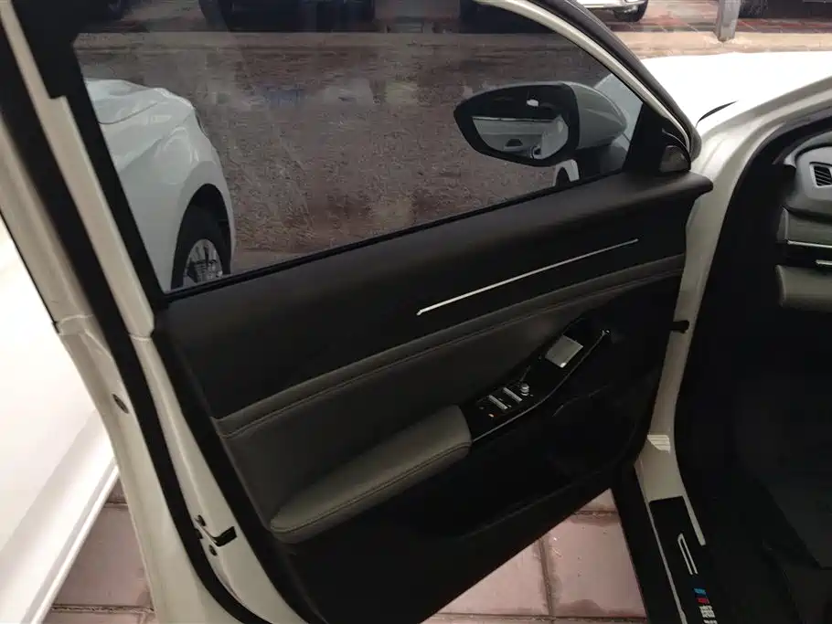 GEELY GALAXY GALAXY L6