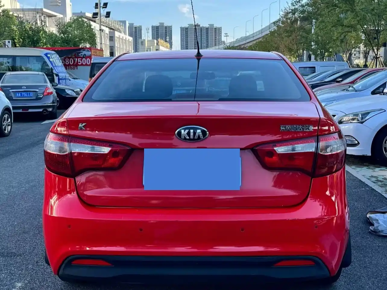 Kia K2 2012 Sedan 1.4L AT GLS Commemorative Edition фото 3