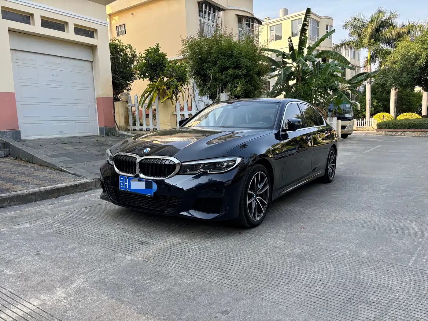BMW 3-SERIES