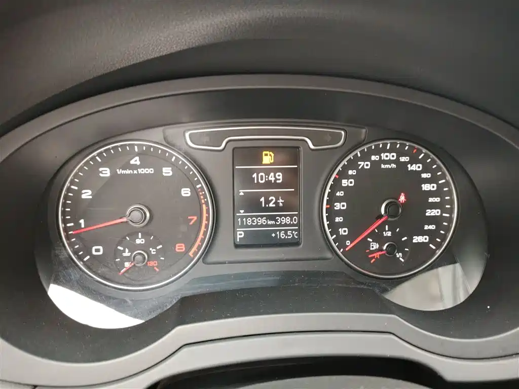 Audi Q3 2015 35 TFSI Millionth Anniversary Intelligent Leader фото 12
