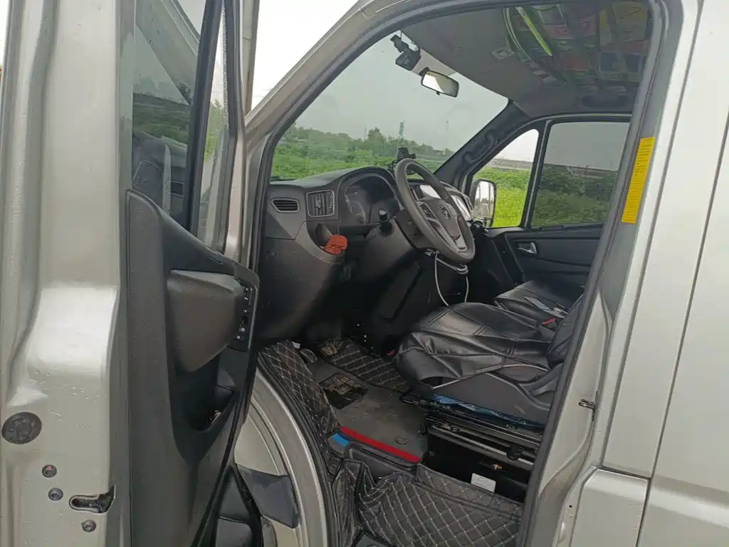 Foton Tuyano 2025 2023 Lucky Elephant Multi-purpose 2.0T Manual Long Wheelbase Medium Roof Single Rear Tire 5/6/7/9-seater