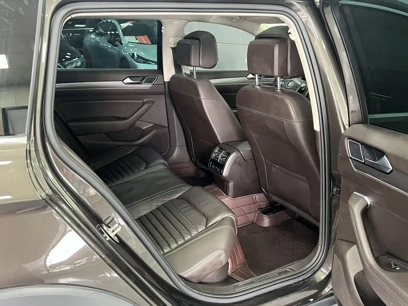Volkswagen Weilan 2016 380TSI 4WD Explorer Edition фото 8