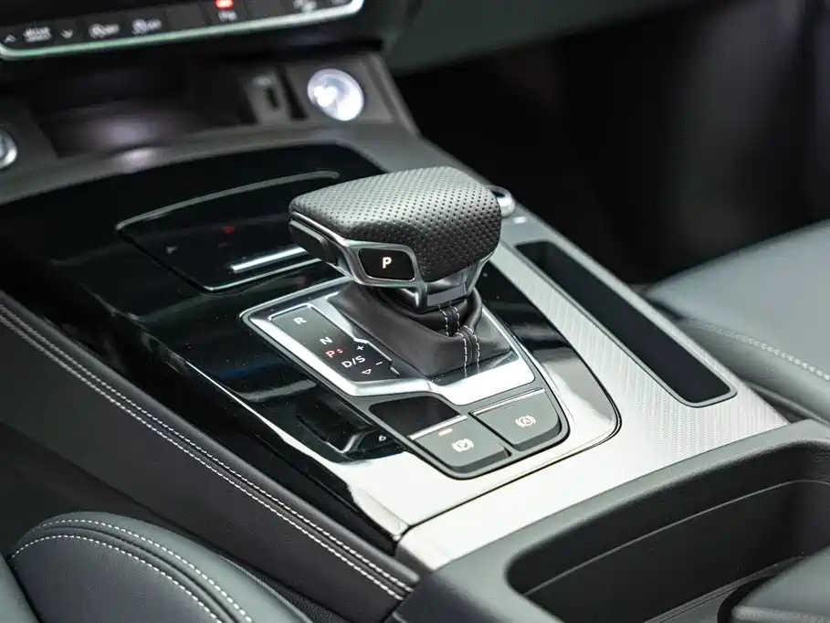 Audi Q5L 2025 40 TFSI Luxury Dynamic фото 14