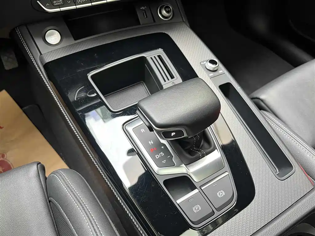 Audi Q5L 2023 40T Luxury Dynamic фото 19