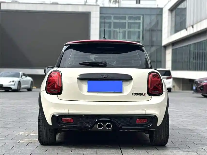 MINI 2021 2.0T COOPER S Classic фото 7