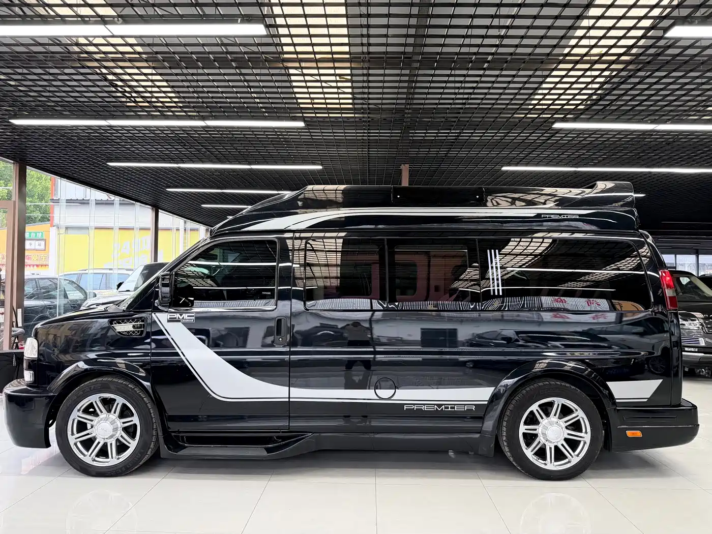 GMC Savana 2016 2016 5.3L G660S 4WD Prestige Skylight Edition