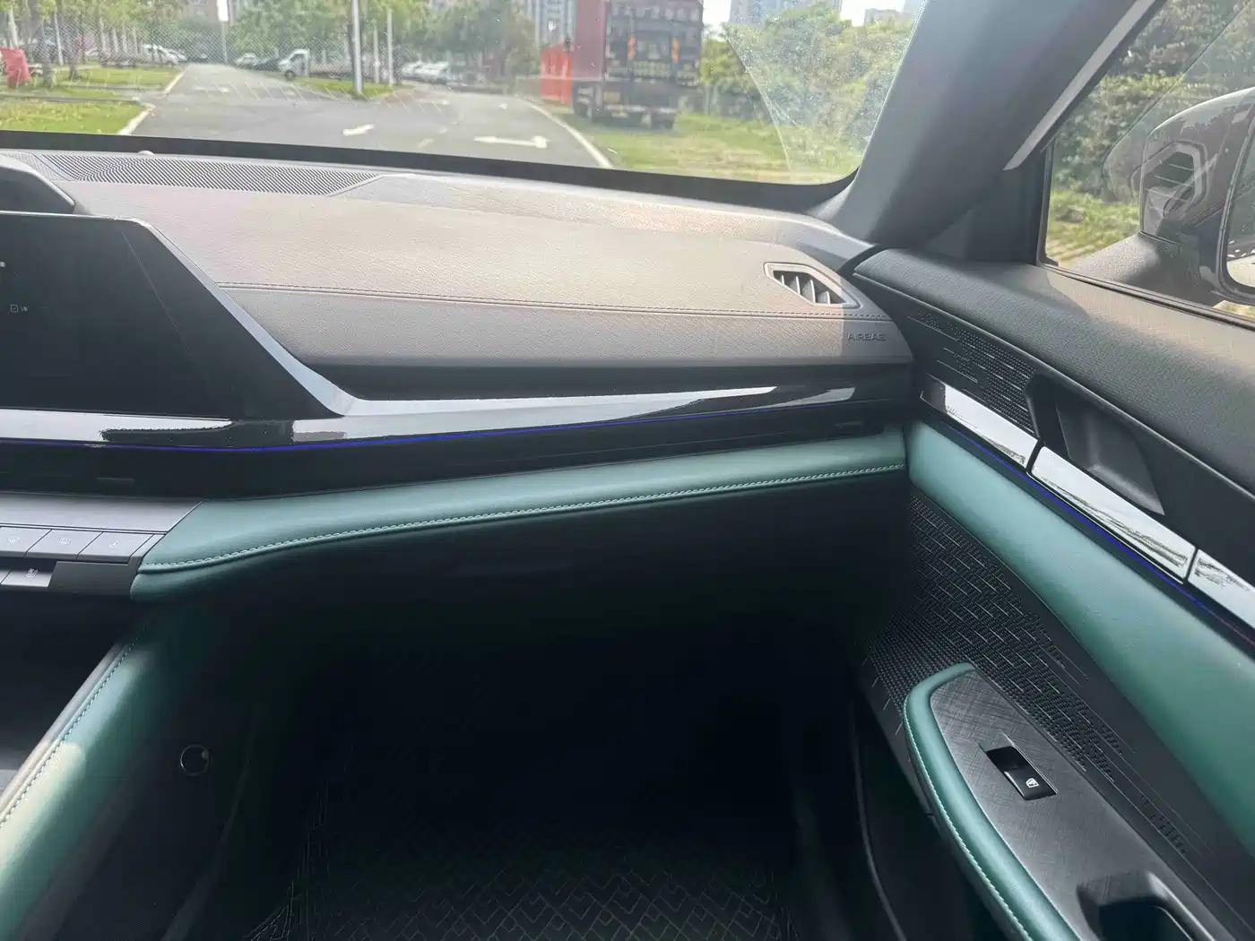 CHANGAN UNI V SMART IDD